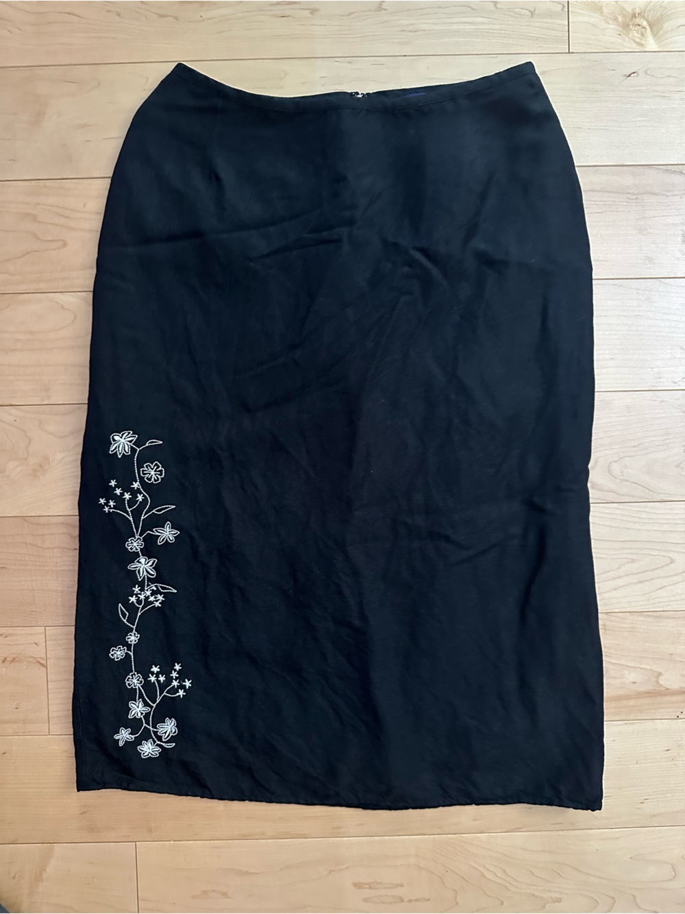 Vintage 2000s Reitmans Black Embroidered White Floral Linen Cotton Midi Skirt